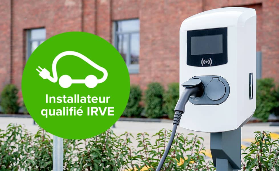 Borne de recharge pour véhicule électrique avec logo IRVE